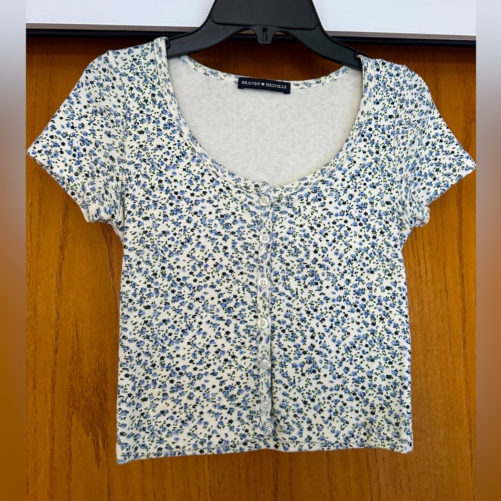 Brandy Melville Short Sleeve Shirt